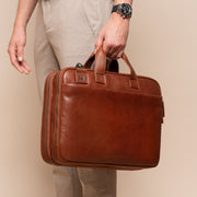 Iseo Full-Grain Leather Laptop Bag para Hombre – Vista alternativa del producto 3