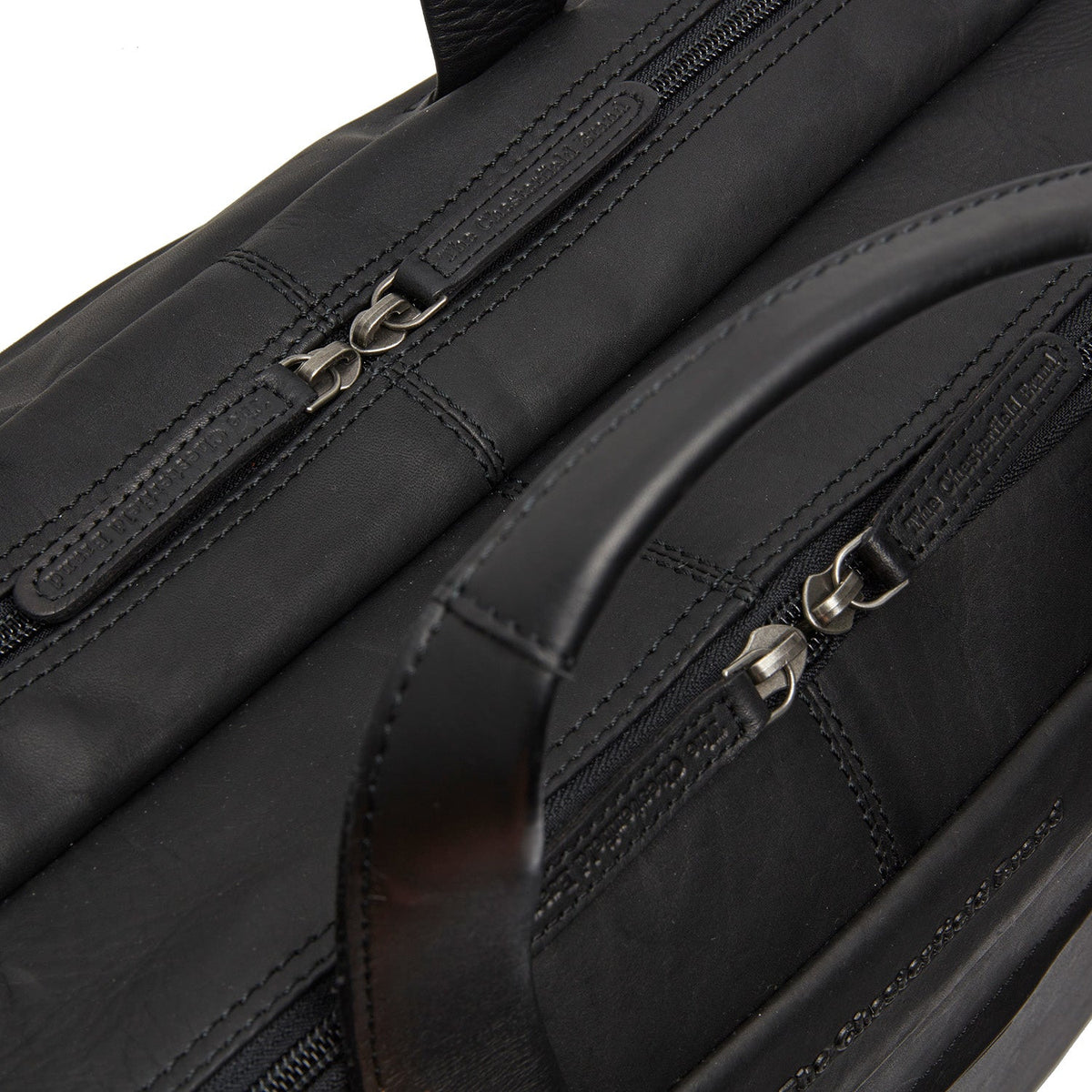
Authentic 100% Full-Grain Leather Grain Texture & Heavy-Duty Seam Stitching Detail
