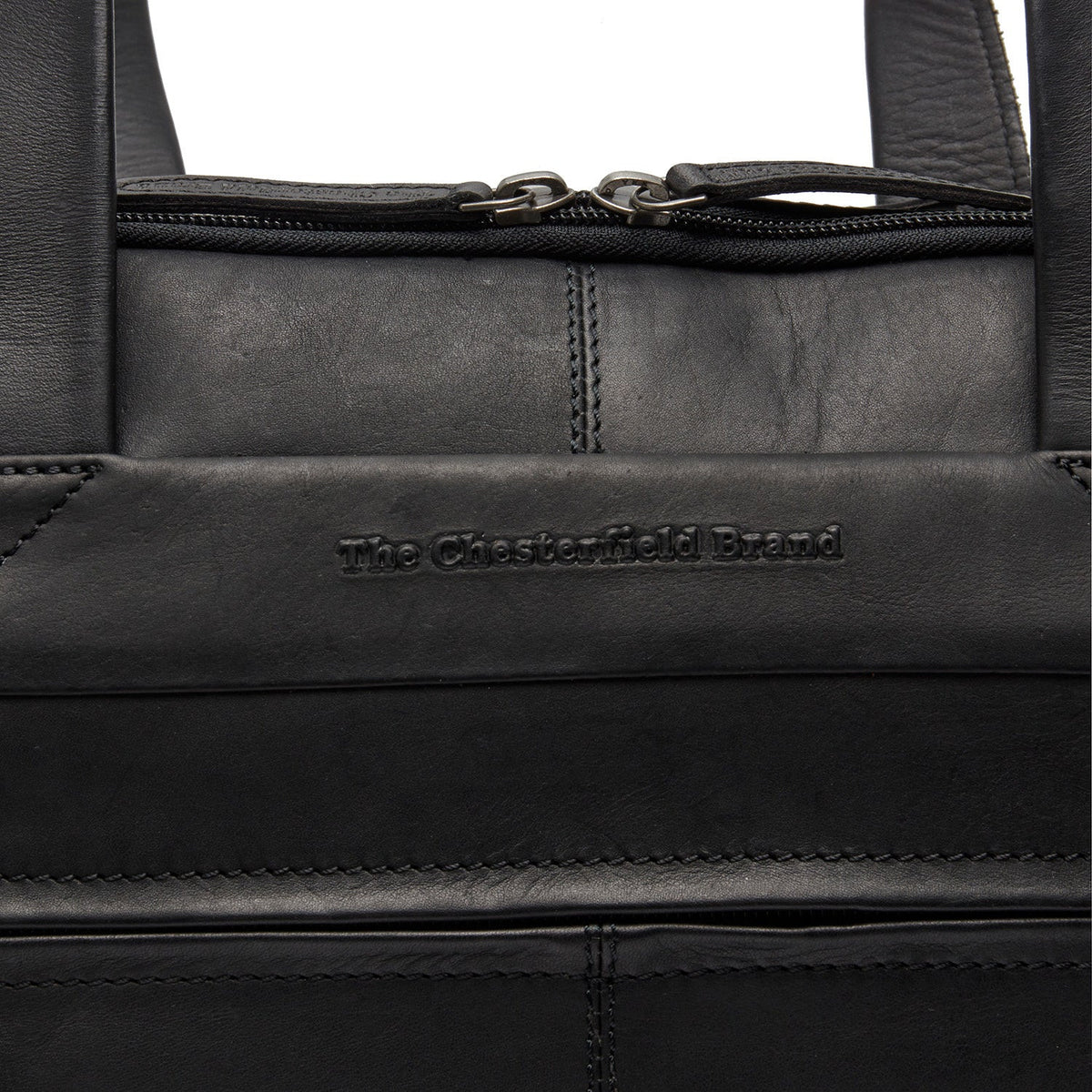 
Bryan Black Puffer Vest For Men - Vista lateral mostrando el corte ergonómico de mangas