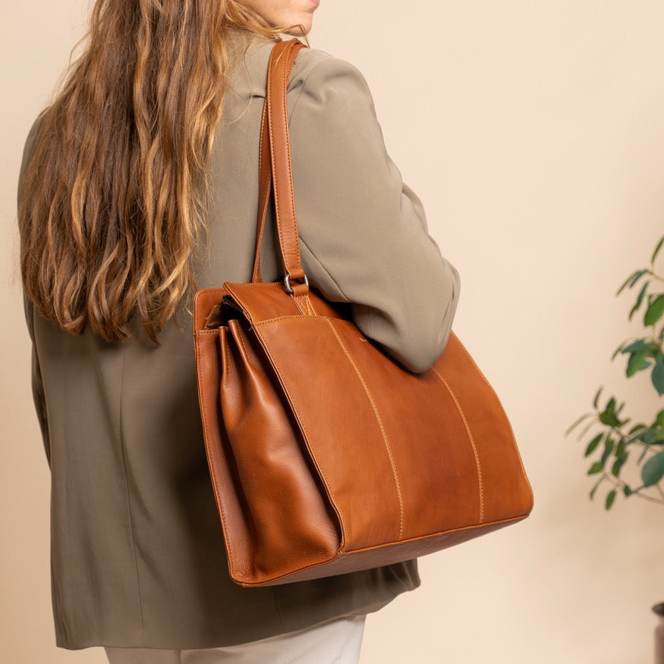 Fidenza Full-Grain Leather Shoulder Bag para Mujer – Vista alternativa del producto 2