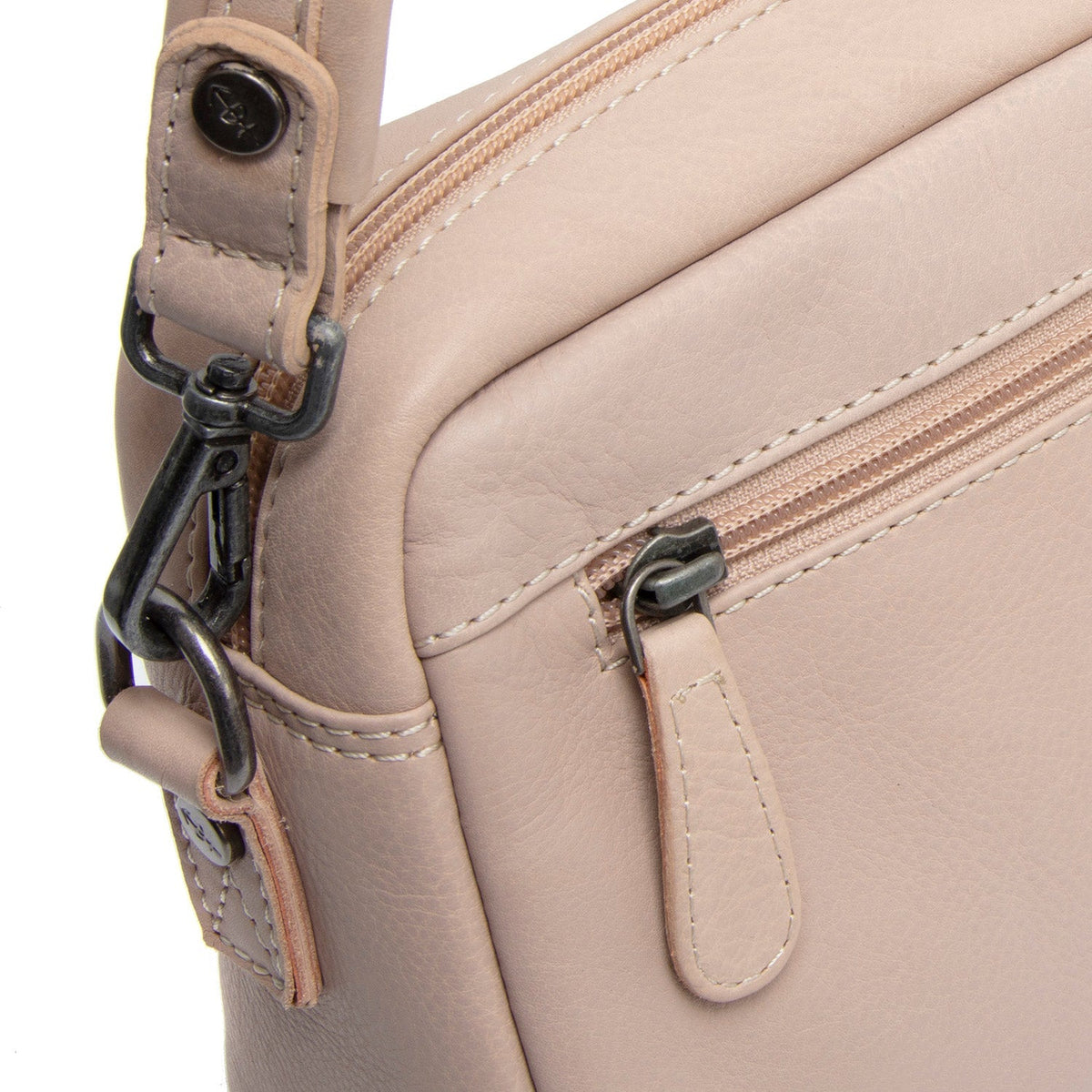 Vista interior Showing Dedicated Padded Laptop Sleeve &amp; Multi-Compartment Organization