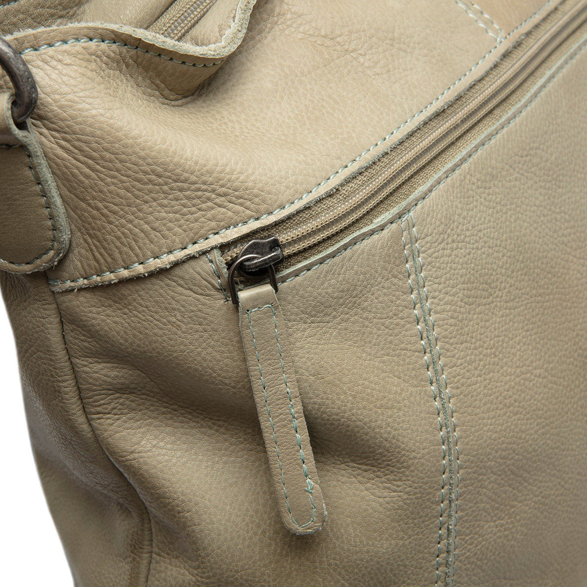Classic 100% Full-Grain leather Bag - Perspectiva trasera con correas de cuero reforzadas