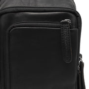 Solid Antique Brass Hardware &amp; Heavy-Duty Dual Zipper Detail on Leather Sling Bag Riga para Mujer