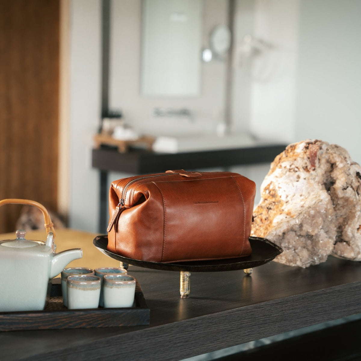 Biassa Full-Grain Leather Toiletry Bag para Mujer – Vista alternativa del producto 3