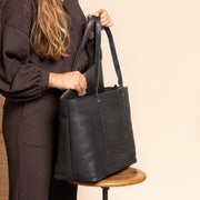 Ferrera Full-Grain Leather Tote Bag para Mujer - Structured Side Profile Showing Gusset Depth &amp; Expansion Capacity