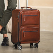 
Classic 100% Full-Grain leather Goods - Vista posterior con hombros definidos y bajo impecable