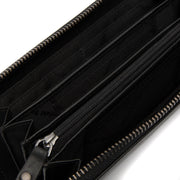 
Solid Antique Brass Hardware & Heavy-Duty Dual Zipper Detail on Cantara Billetera de cuero flor