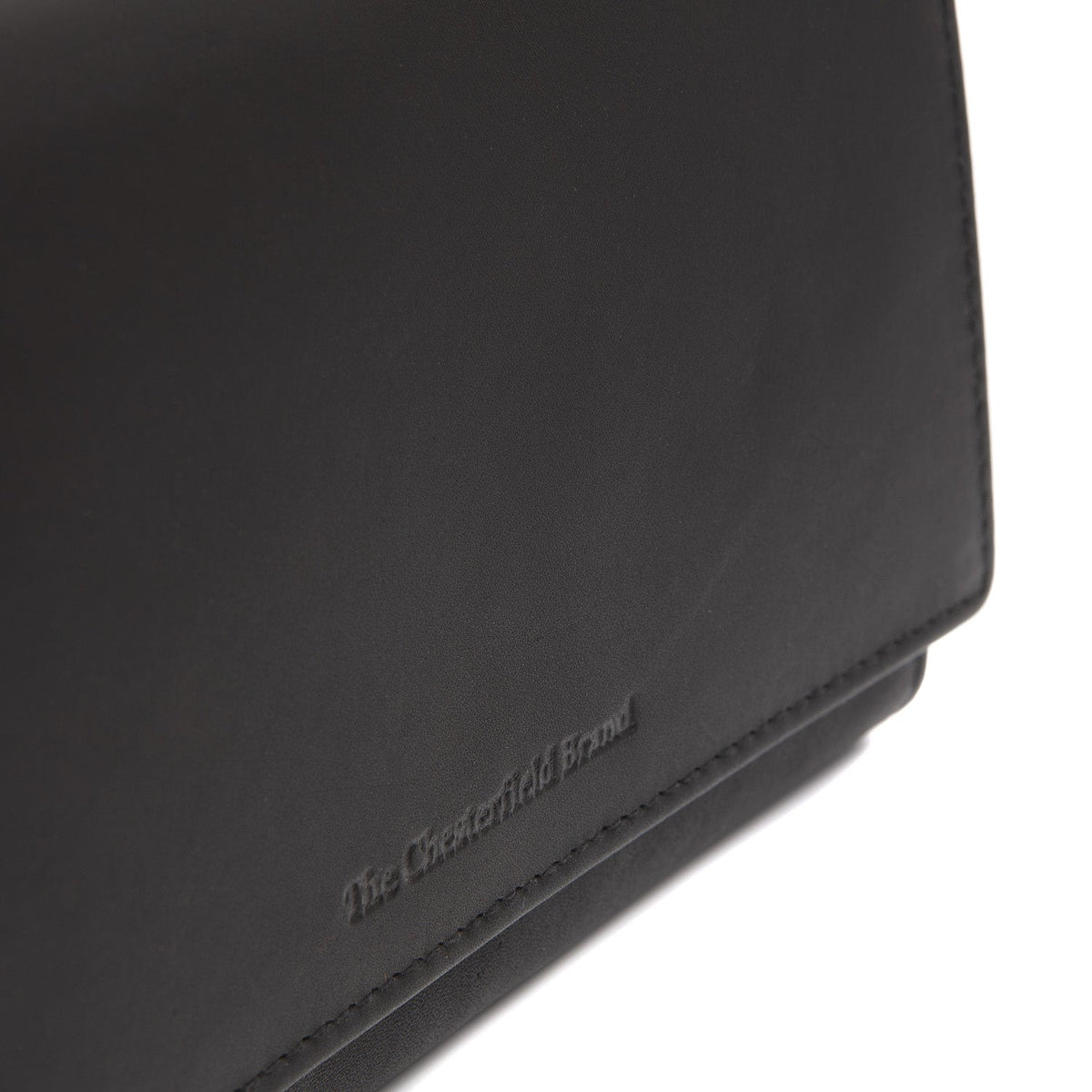 
Solid Antique Brass Hardware & Heavy-Duty Dual Zipper Detail on Mirthe Billetera de cuero flor