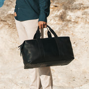 Conor Full-Grain Leather Weekender Bag para Mujer - Structured Side Profile Showing Gusset Depth &amp; Expansion Capacity