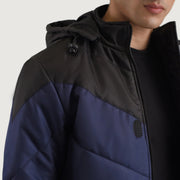 
Vista interior Showing Quilted Viscose Lining & Dos bolsillos interiores de utilidad