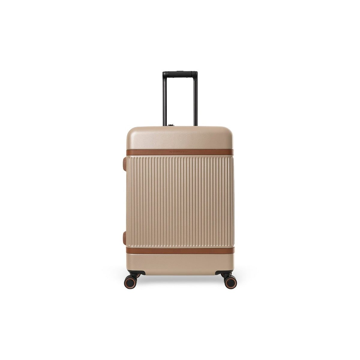 Styled Fit Perspective of Medium Suitcase Zuna para Mujer on Model - Natural Daylight Drape