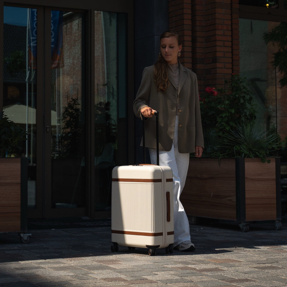 Medium Suitcase Zuna para Mujer – Vista alternativa del producto 3