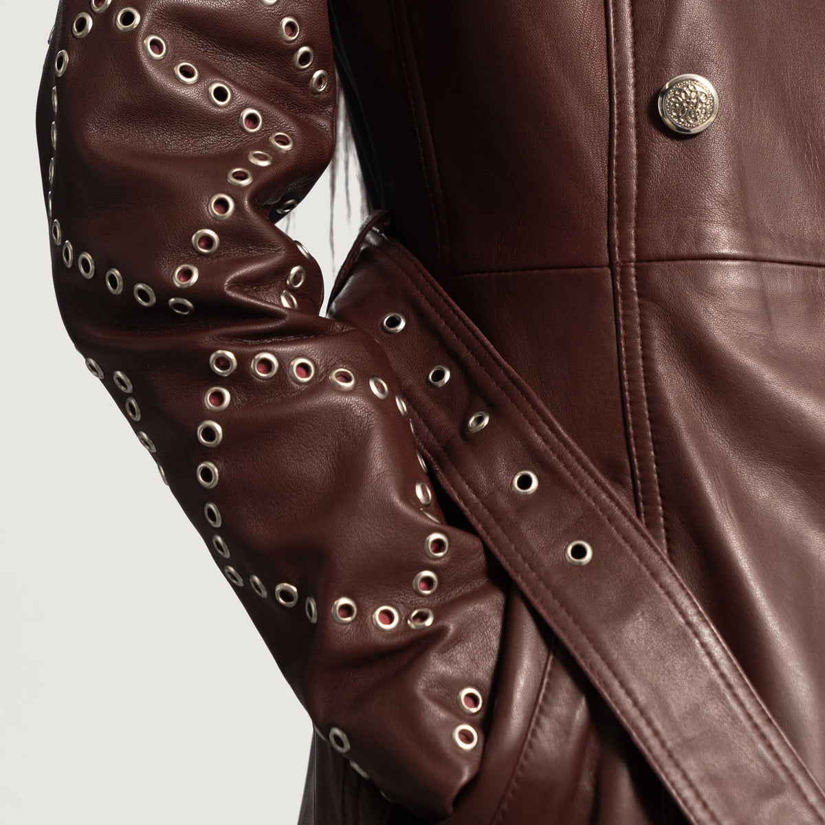 
Vista de detalle of Notch & Button & Waist belt Hardware on Missoni Granate Gabardina Trench de Cuero para Mujer