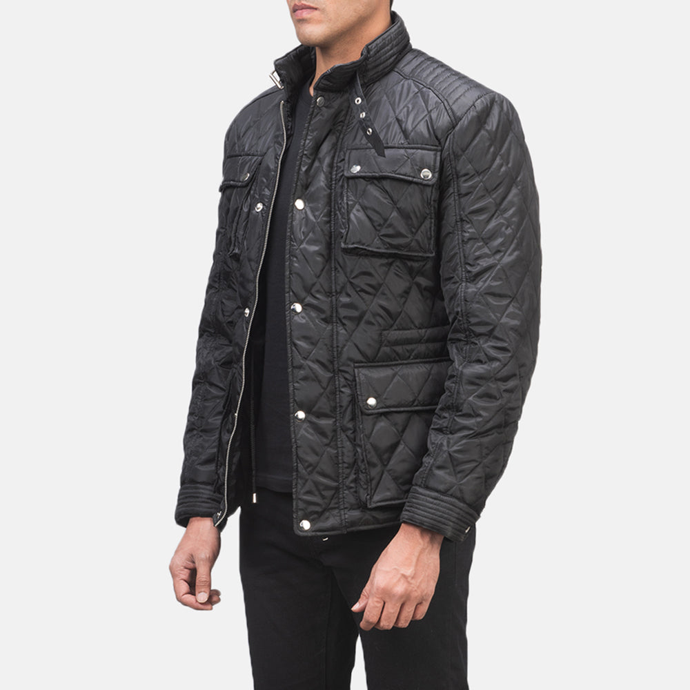 Black Polyester Winter Jacket - Vista posterior con hombros definidos y bajo impecable