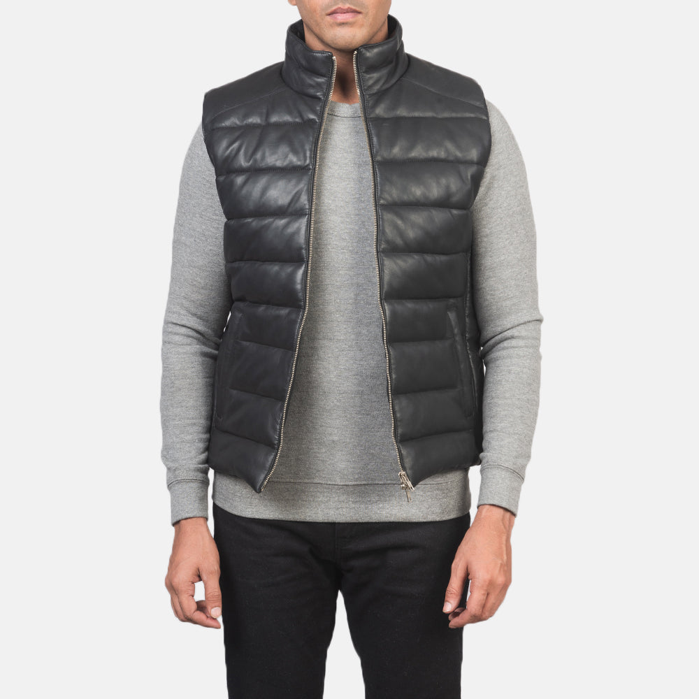 Men's Reeves Negro Leather Puffer Vest para Hombre in Black Sheepskin Leather - Vista frontal y silueta a medida | Comprar online