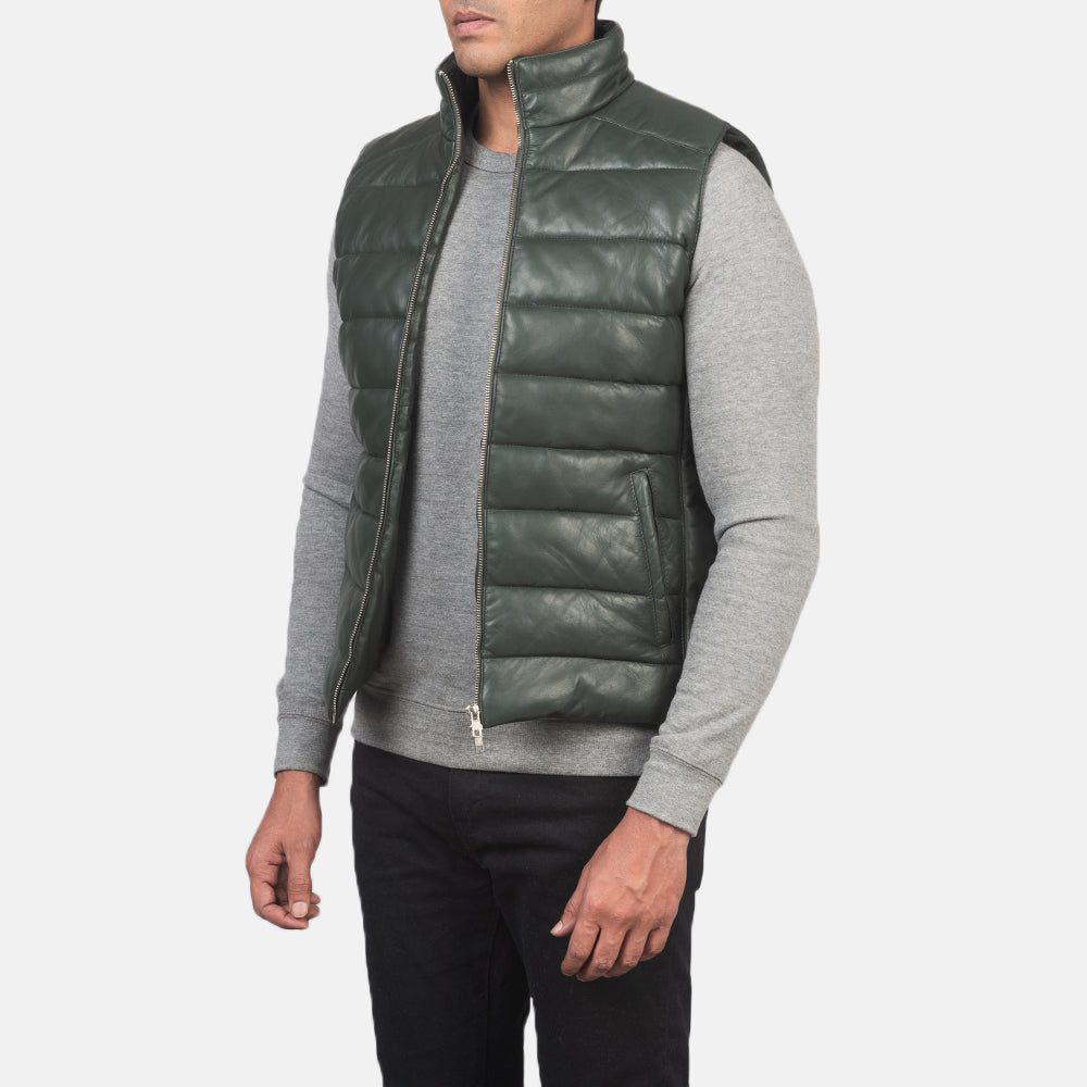 Green Sheepskin leather Vest - Vista trasera con ajuste entallado en hombros y bajo impecable