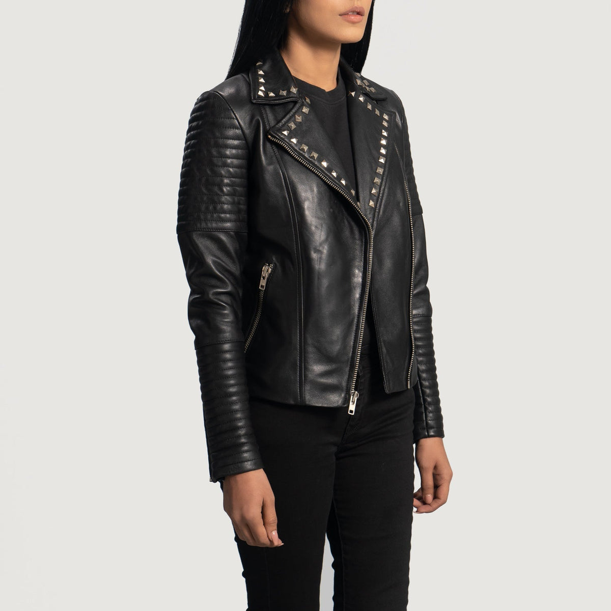 Black Sheepskin Leather Biker Jacket - Vista trasera con ajuste entallado en hombros y bajo impecable