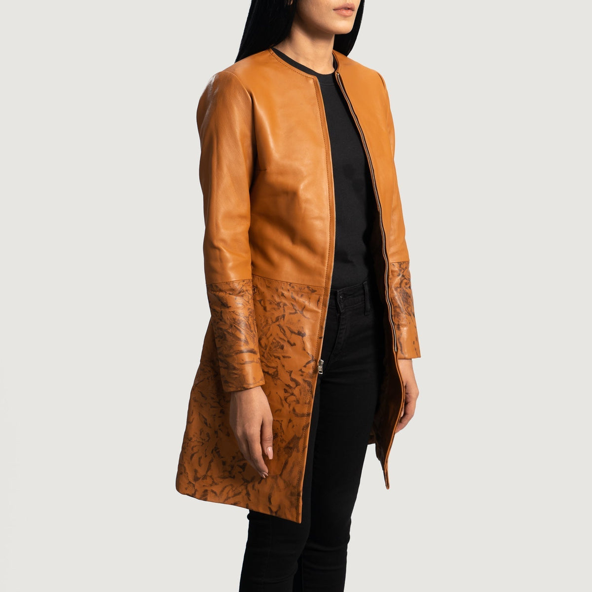 Tan Brown Sheepskin Dip &amp;Amp; Dye Leather Coat - Vista trasera con ajuste entallado en hombros y bajo impecable