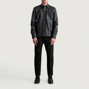 Detalle de cerca of Shirt &amp; Buttons Hardware on Scout Negro Leather Shirt para Hombre
