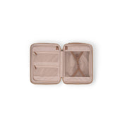 Detalle de cerca of Classic Collar &amp; Heavy-Duty Zipper Hardware on Hand Luggage Suitcase Front Pocket Zuna