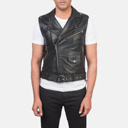 Detalle de cerca of Notch &amp; Zipper Hardware on Men's Sullivan Negro Leather Biker Vest para Hombre