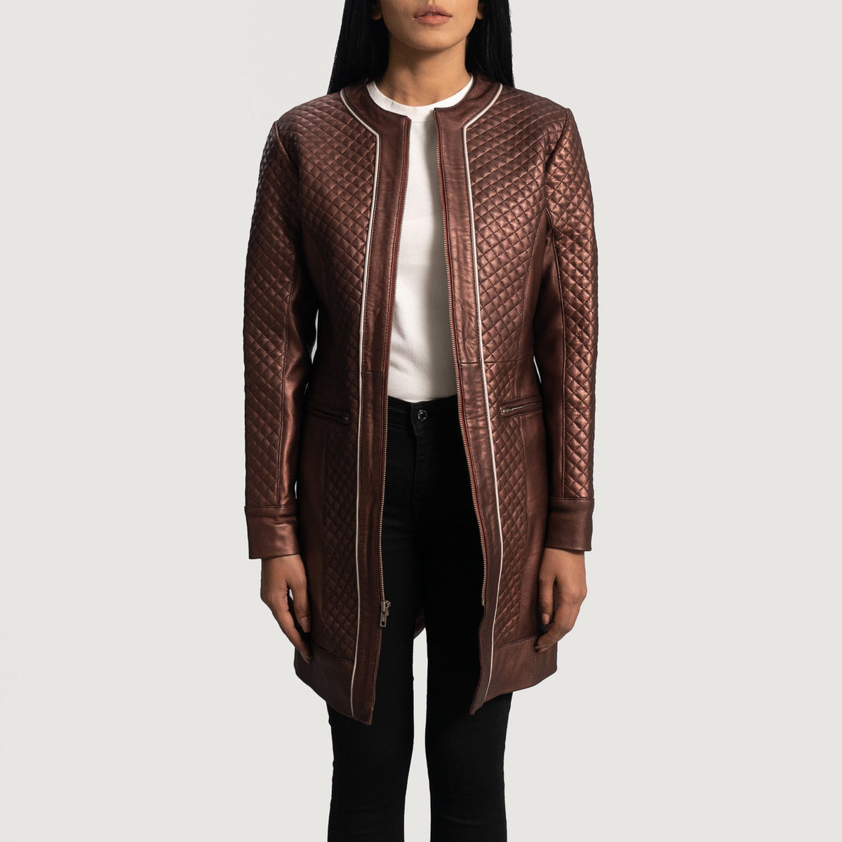 
Trudy Lane Acolchado Granate Abrigo de Cuero para Mujer in Maroon Sheepskin Leather - Vista frontal y silueta entallada | Comprar online