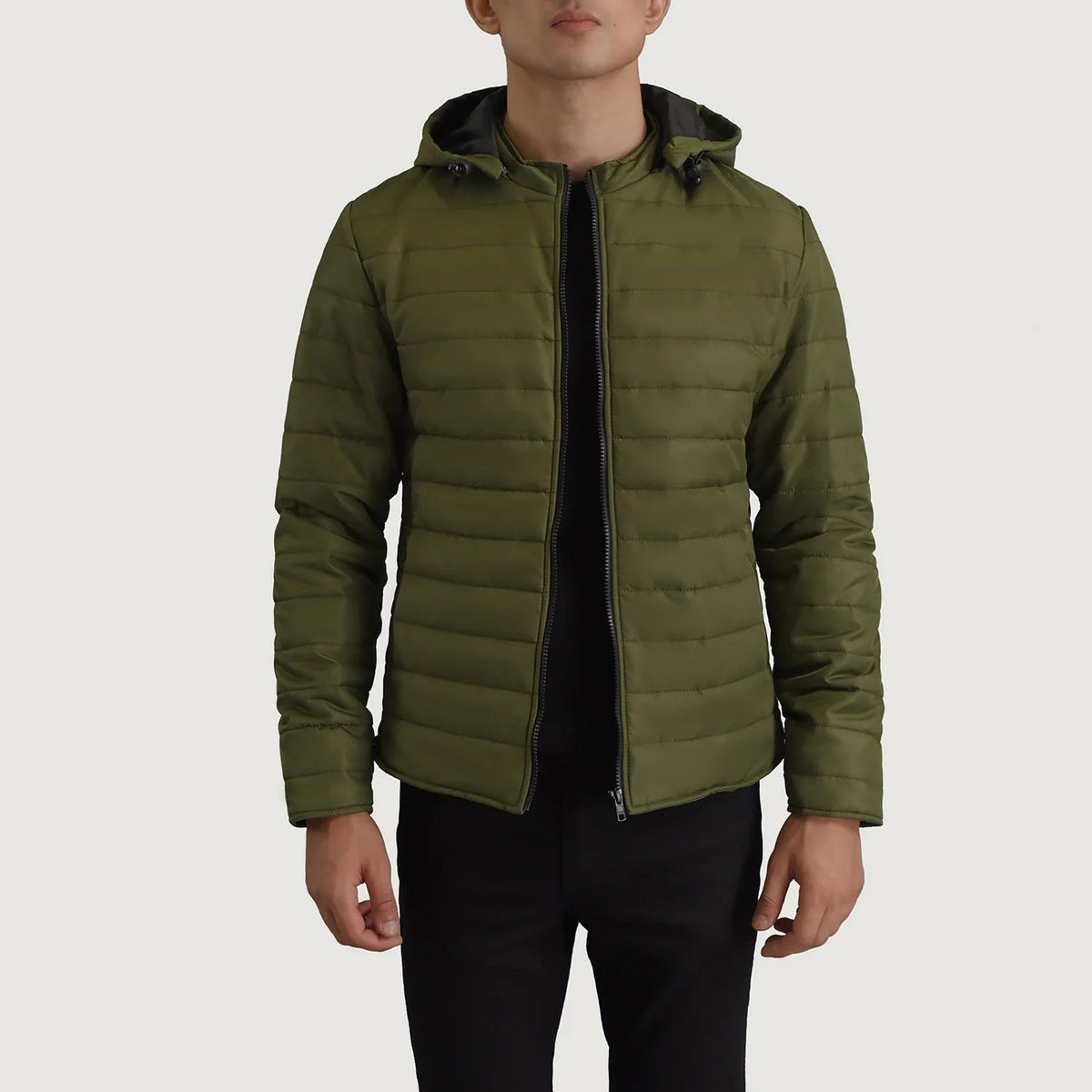 Tyler Verde Hooded Puffer Chaqueta de Cuero para Hombre in Green Full-Grain Leather - Vista frontal y silueta a medida | Comprar online