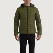 Detalle de cerca of Classic Collar &amp; Zipper Hardware on Tyler Verde Hooded Puffer Chaqueta de Cuero para Hombre