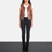 
Vanda Marrón Leather Biker Vest para Mujer - Vista lateral mostrando el corte ergonómico de mangas