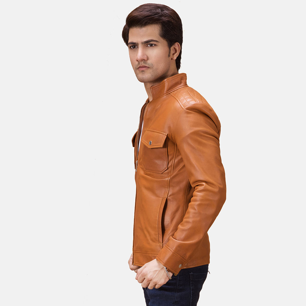 
Tan Brown Sheepskin Leather Biker Jacket - Vista posterior con hombros definidos y bajo impecable