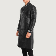 Black Sheepskin Leather Varsity Jacket - Vista trasera con ajuste entallado en hombros y bajo impecable